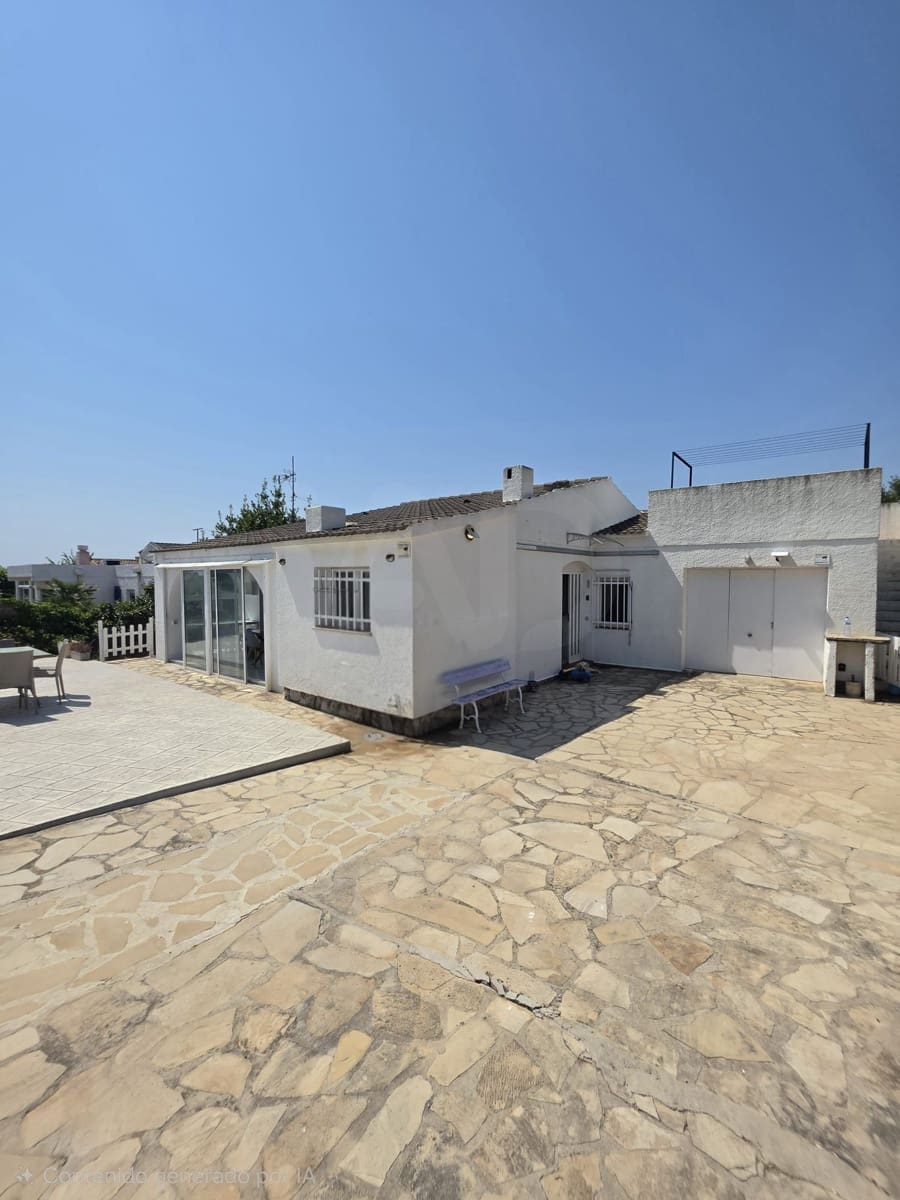 4 soverom Villa til salgs i Calafat med garasje - € 420 000 (Ref: 9991157)