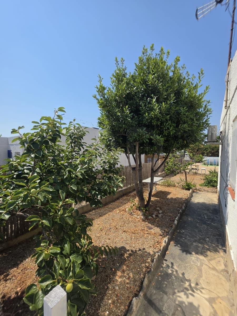 4 soverom Villa til salgs i Calafat med garasje - € 420 000 (Ref: 9991157)
