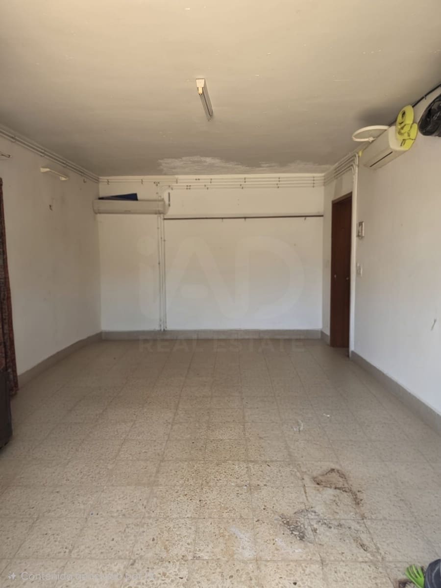4 soverom Villa til salgs i Calafat med garasje - € 420 000 (Ref: 9991157)