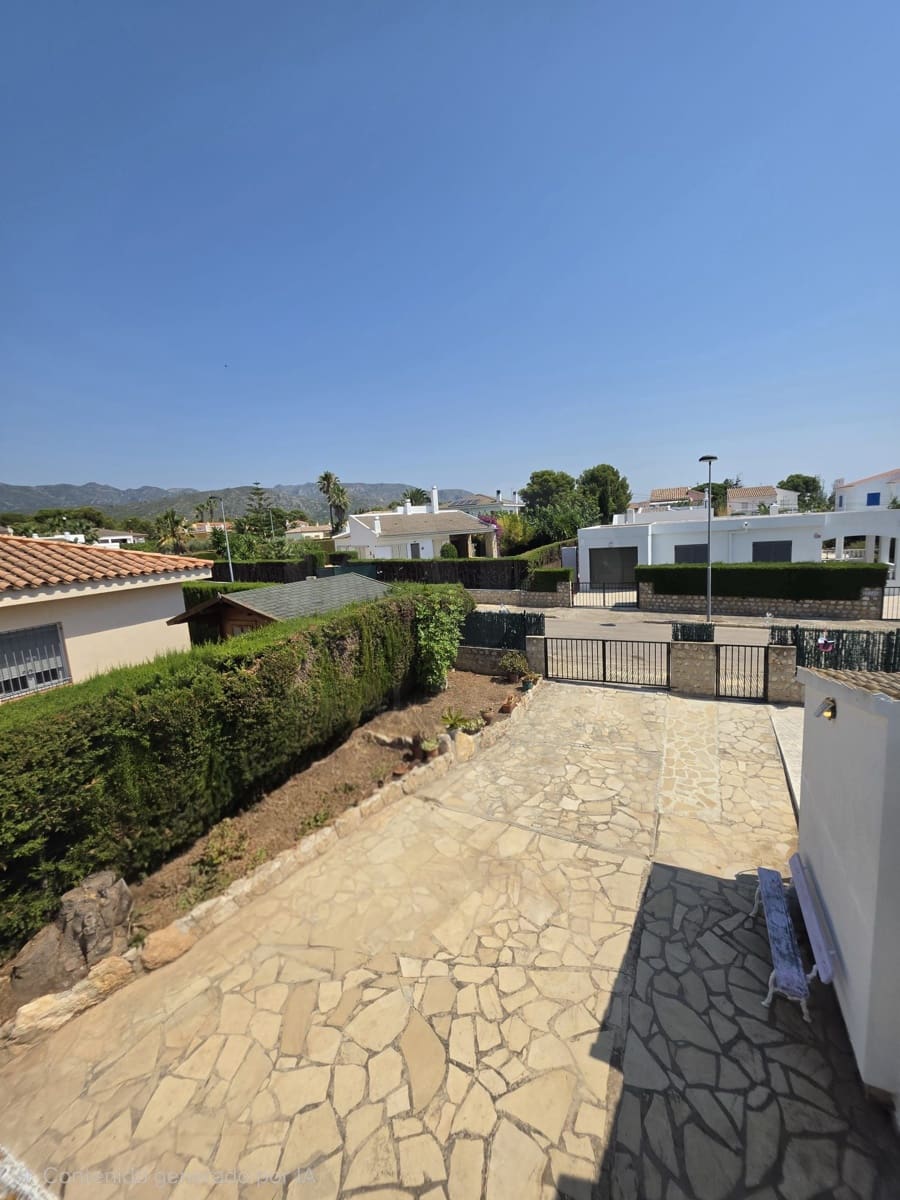 4 soverom Villa til salgs i Calafat med garasje - € 420 000 (Ref: 9991157)