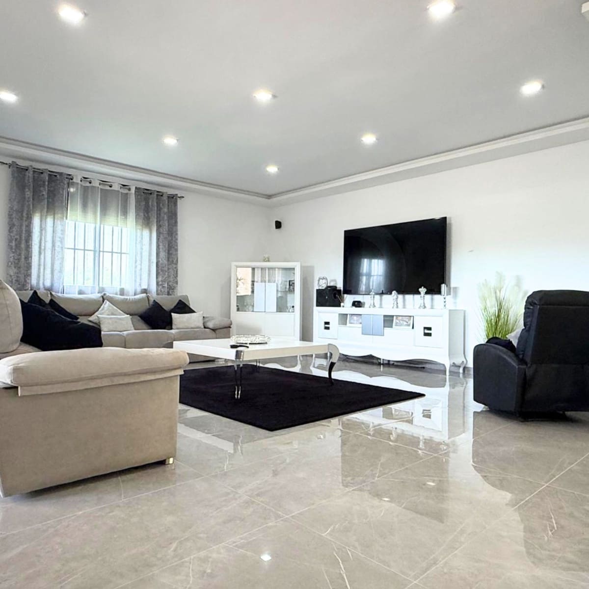 5 bedroom Villa for sale in Mont-roig del Camp with pool garage - € 1,550,000 (Ref: 9991158)