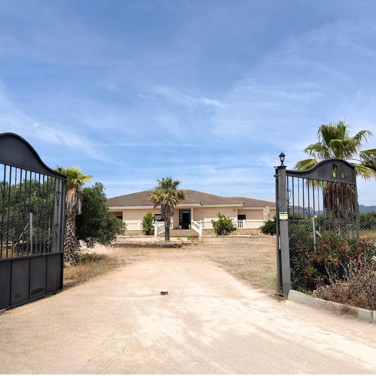 5 bedroom Villa for sale in Mont-roig del Camp with pool garage - € 1,550,000 (Ref: 9991158)