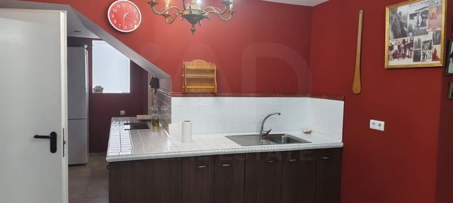 Grunde uden byggetilladelser til salg i Sevilla by - € 640.000 (Ref: 9991163)