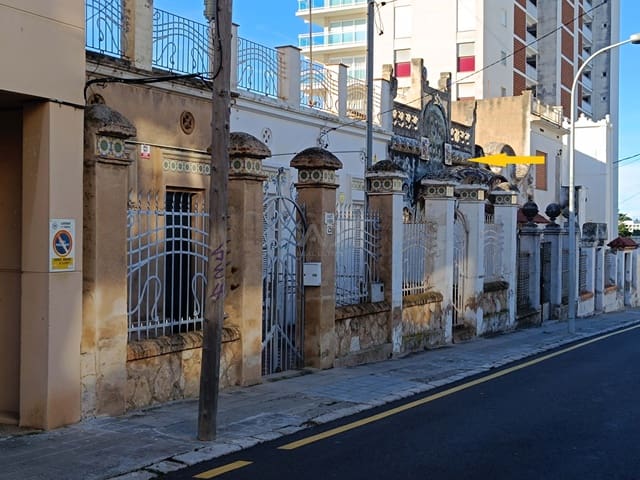 Adosado de 4 habitaciones en El Vendrell en venta - 648.000 € (Ref: 9991164)