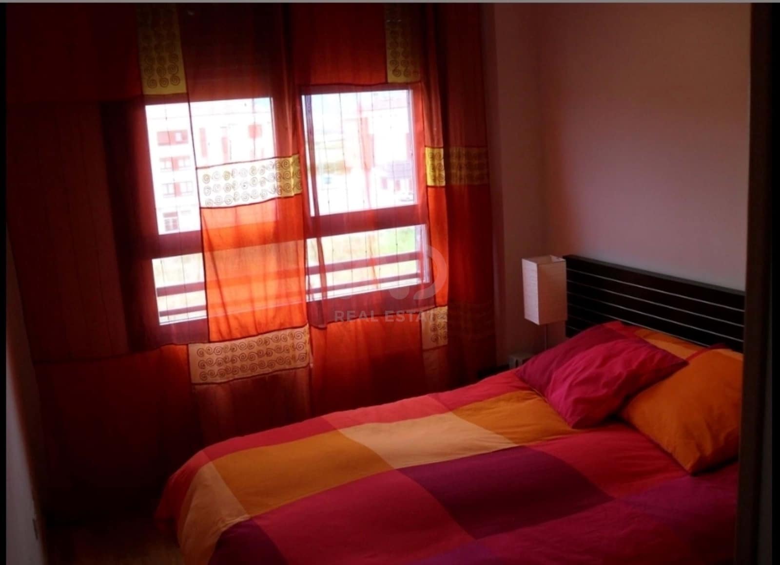 5 bedroom Apartment for sale in Burgos city - € 179,800 (Ref: 9991170)