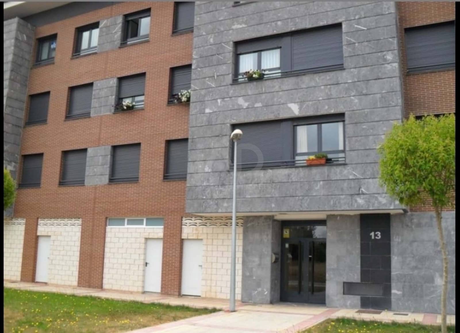 5 bedroom Apartment for sale in Burgos city - € 179,800 (Ref: 9991170)