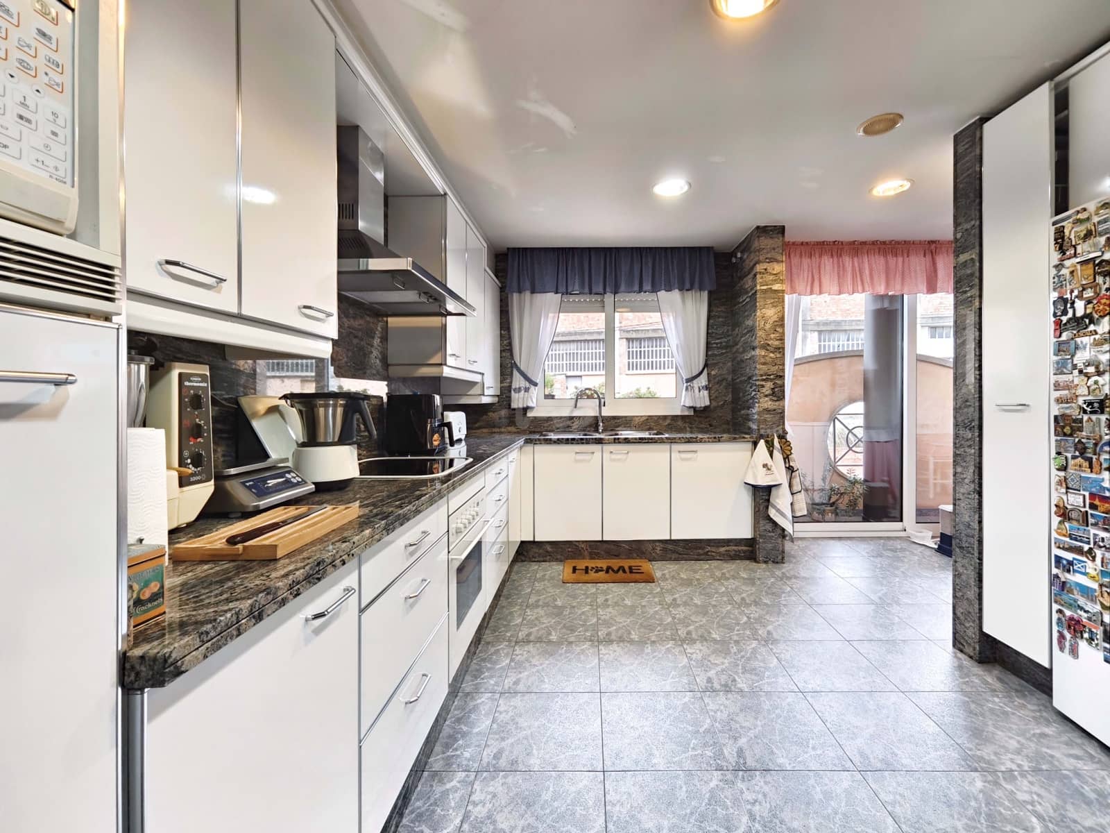 5 Zimmer Haus zu verkaufen in Barcelona Stadt mit Garage - 990.000 € (Ref: 9991171)