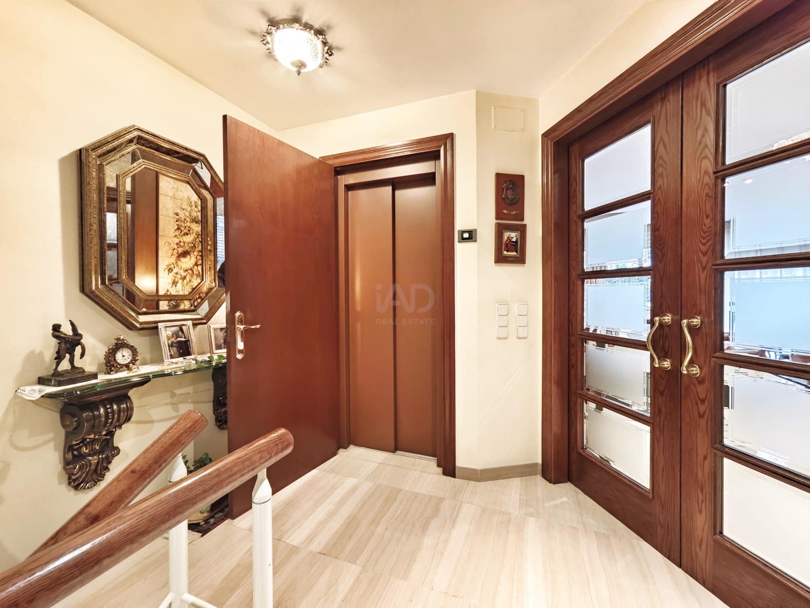 5 Zimmer Haus zu verkaufen in Barcelona Stadt mit Garage - 990.000 € (Ref: 9991171)
