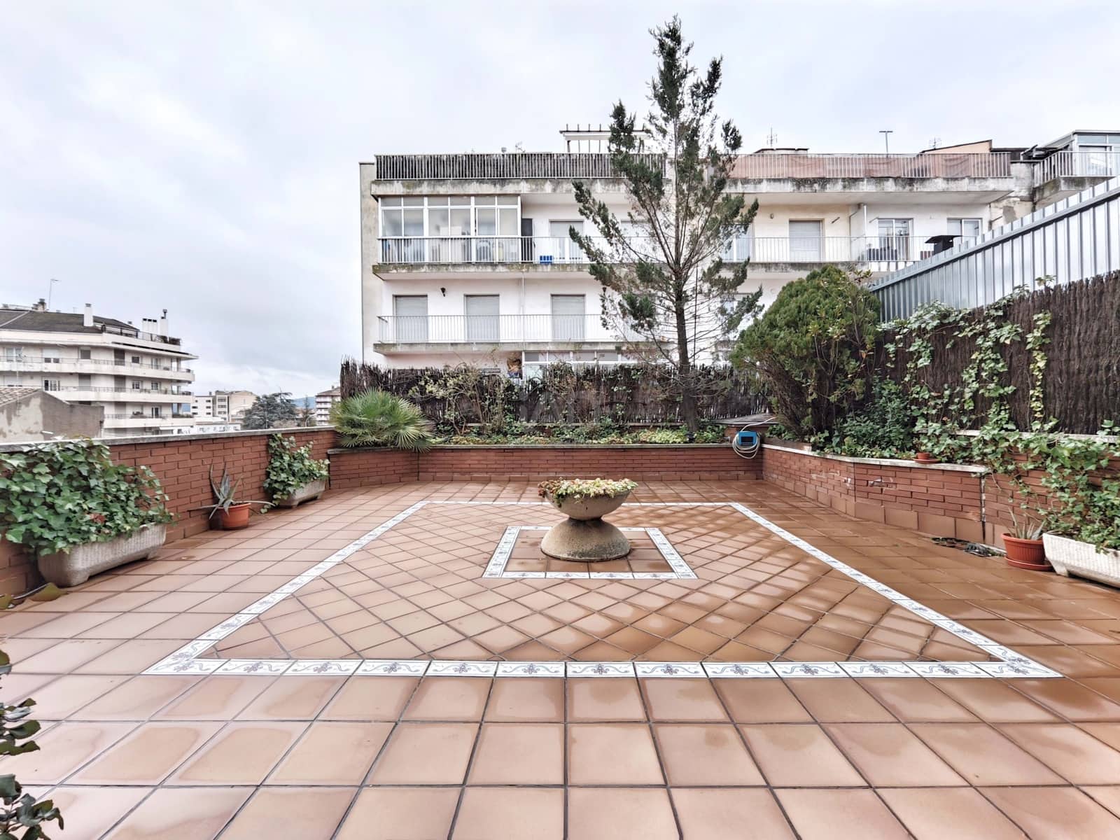 5 Zimmer Haus zu verkaufen in Barcelona Stadt mit Garage - 990.000 € (Ref: 9991171)