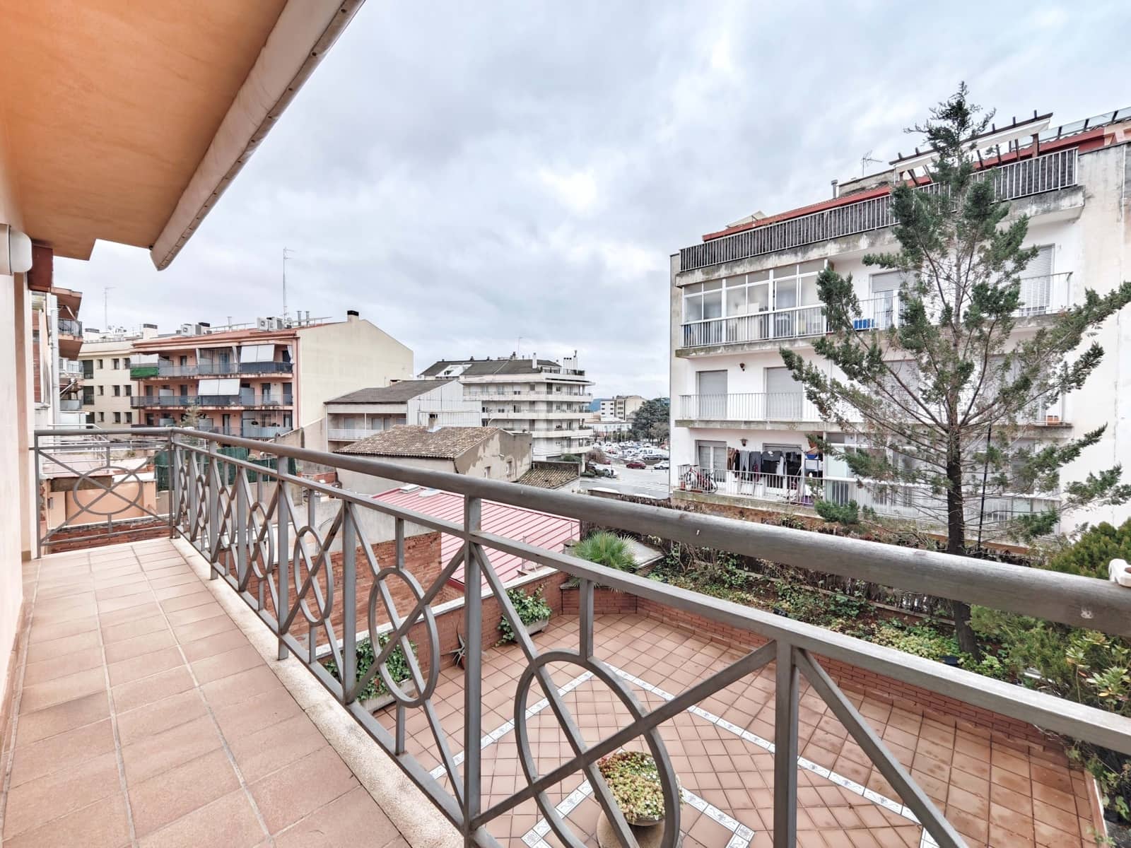 5 Zimmer Haus zu verkaufen in Barcelona Stadt mit Garage - 990.000 € (Ref: 9991171)