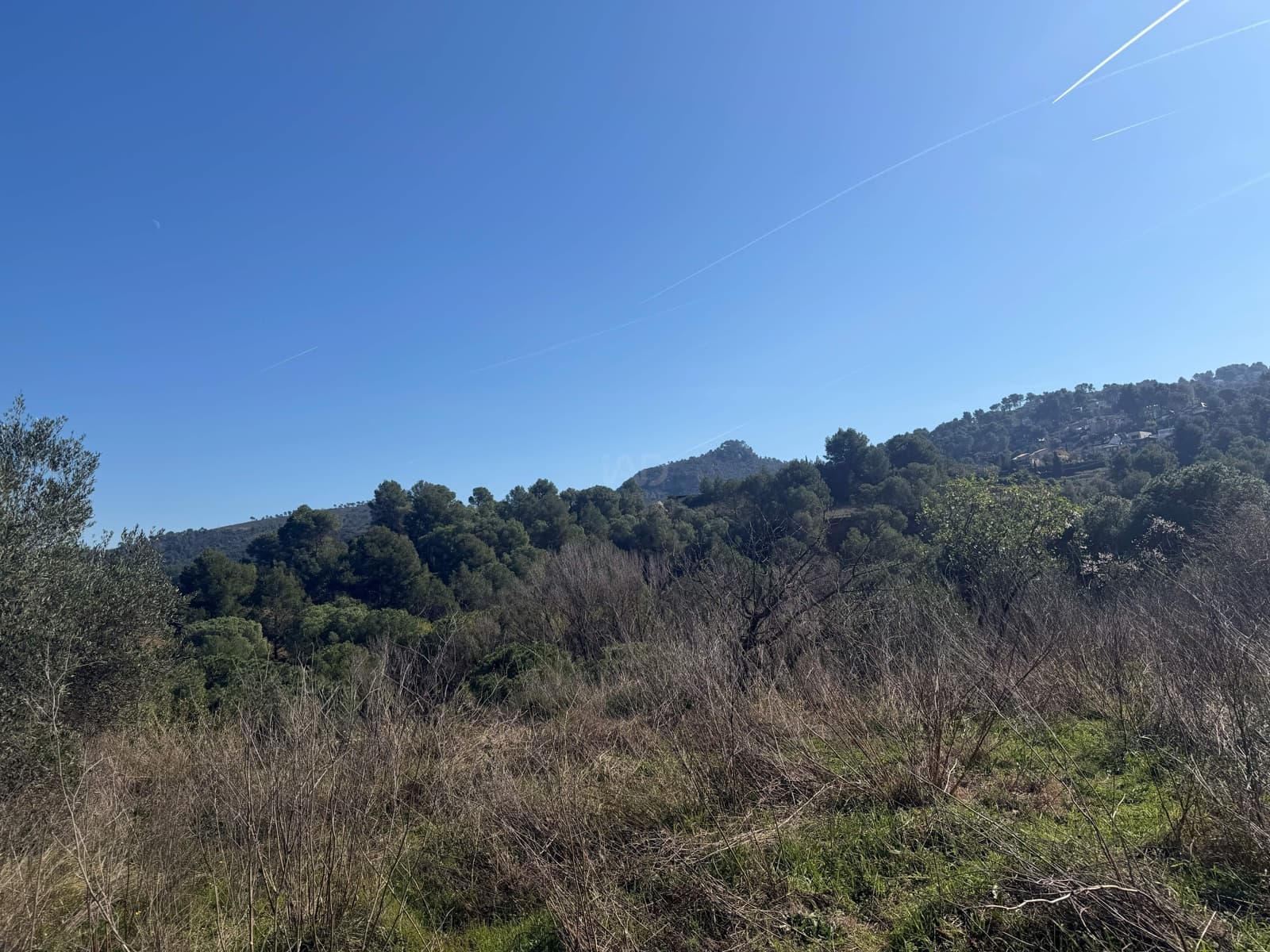 Ubebygd land til salgs i Barcelona by - € 175 000 (Ref: 9991175)