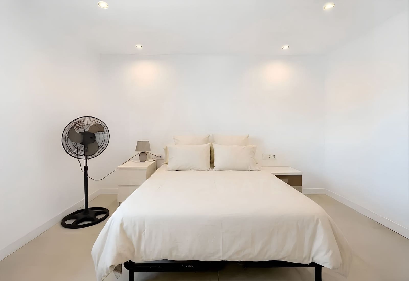 3 soverom Leilighet til salgs i Barcelona by med garasje - € 240 000 (Ref: 9991177)