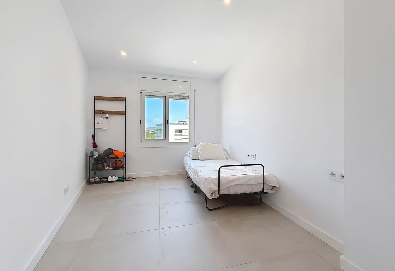 3 soverom Leilighet til salgs i Barcelona by med garasje - € 240 000 (Ref: 9991177)