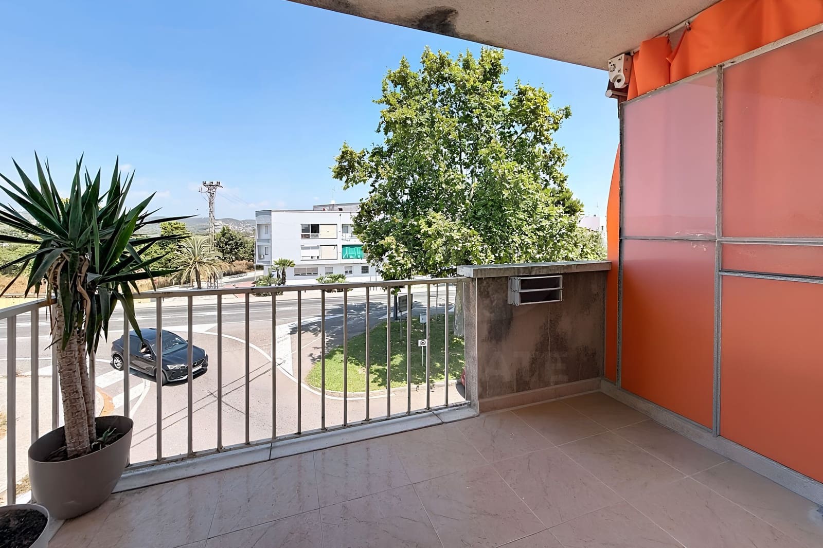 3 soverom Leilighet til salgs i Barcelona by med garasje - € 240 000 (Ref: 9991177)