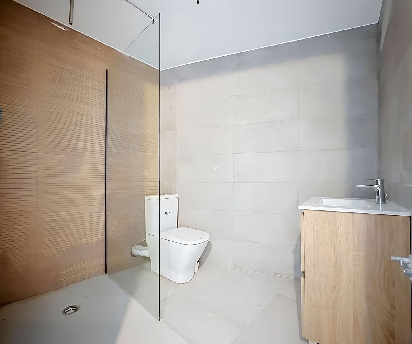 3 soverom Leilighet til salgs i Barcelona by med garasje - € 240 000 (Ref: 9991177)