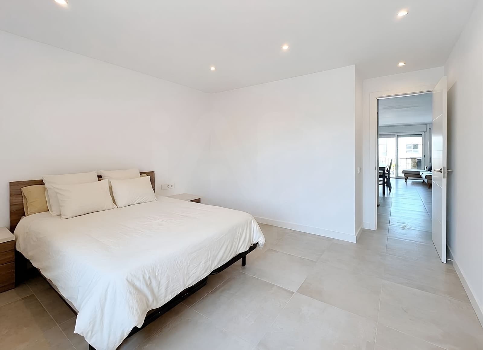 3 soverom Leilighet til salgs i Barcelona by med garasje - € 240 000 (Ref: 9991177)