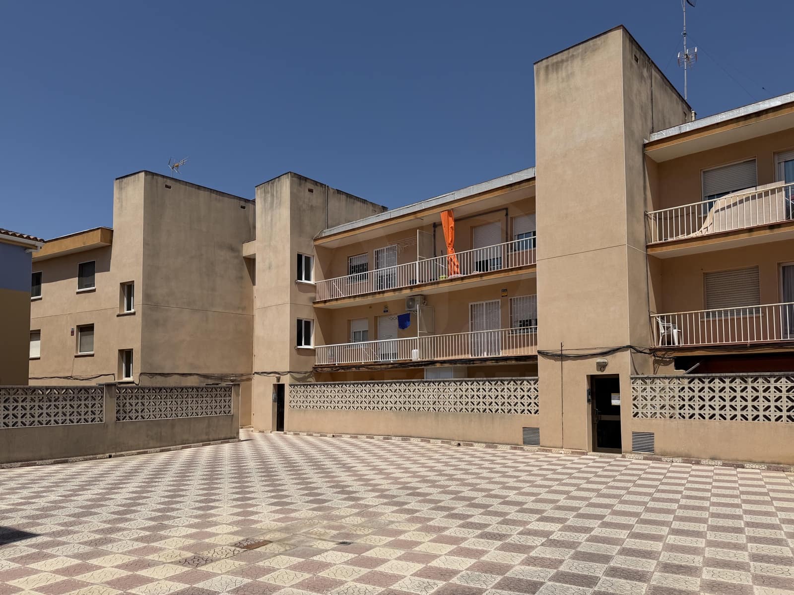3 soverom Leilighet til salgs i Barcelona by med garasje - € 240 000 (Ref: 9991177)