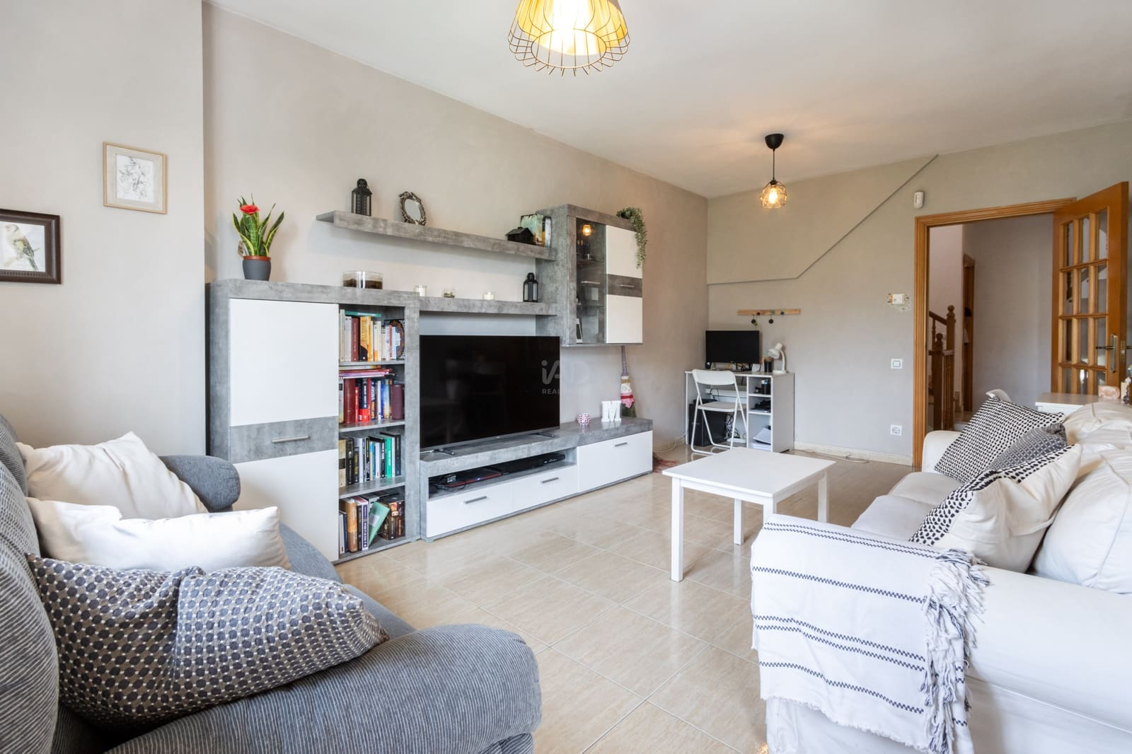 4 makuuhuone Rivitalo myytävänä paikassa Barcelona kaupunki mukana 
autotalli - 319 000 € (Ref: 9991180)