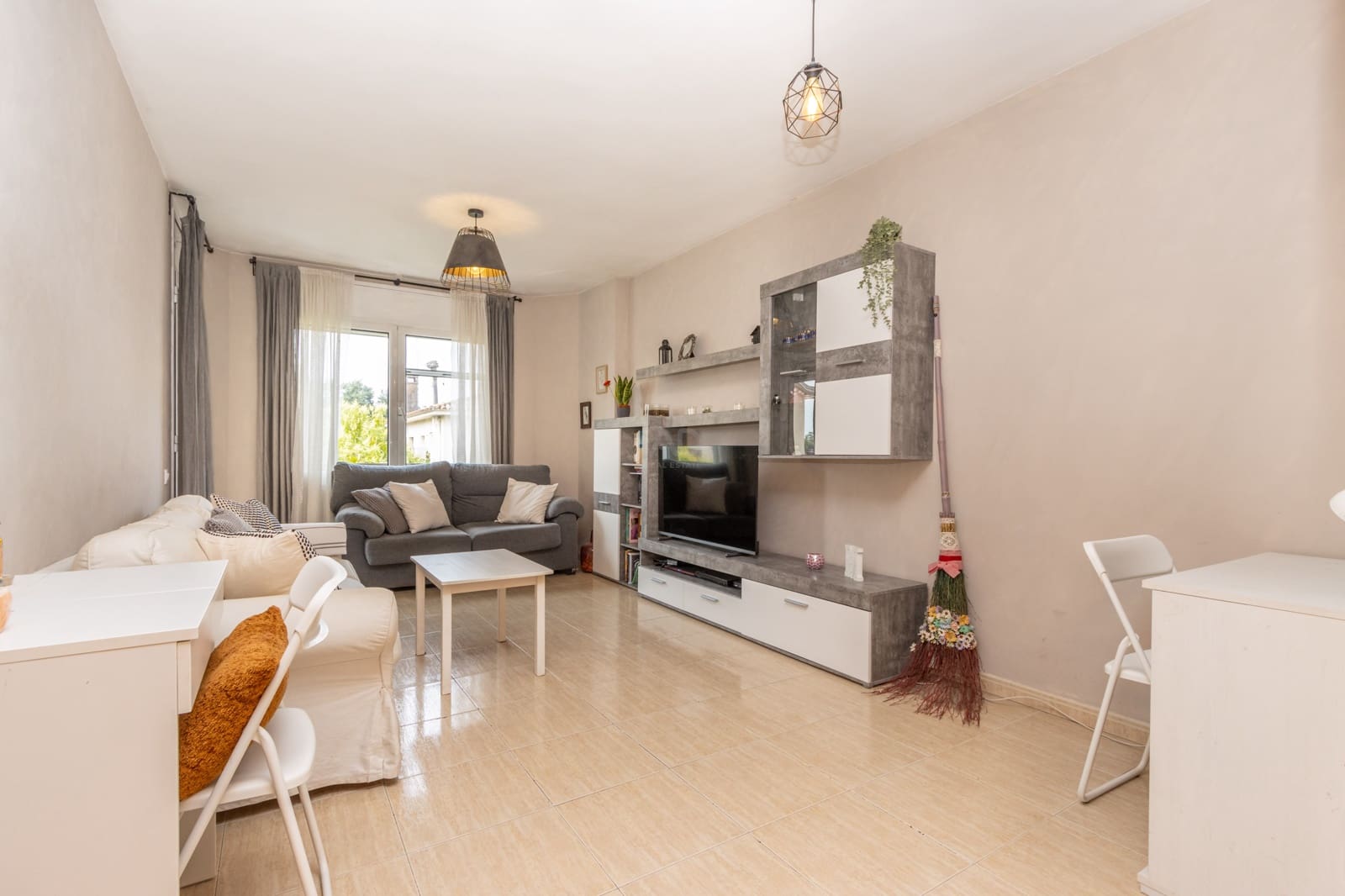 4 makuuhuone Rivitalo myytävänä paikassa Barcelona kaupunki mukana 
autotalli - 319 000 € (Ref: 9991180)
