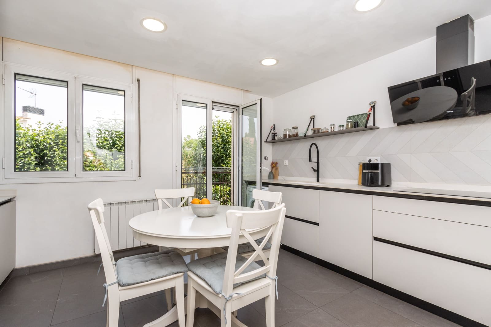 4 makuuhuone Rivitalo myytävänä paikassa Barcelona kaupunki mukana 
autotalli - 319 000 € (Ref: 9991180)