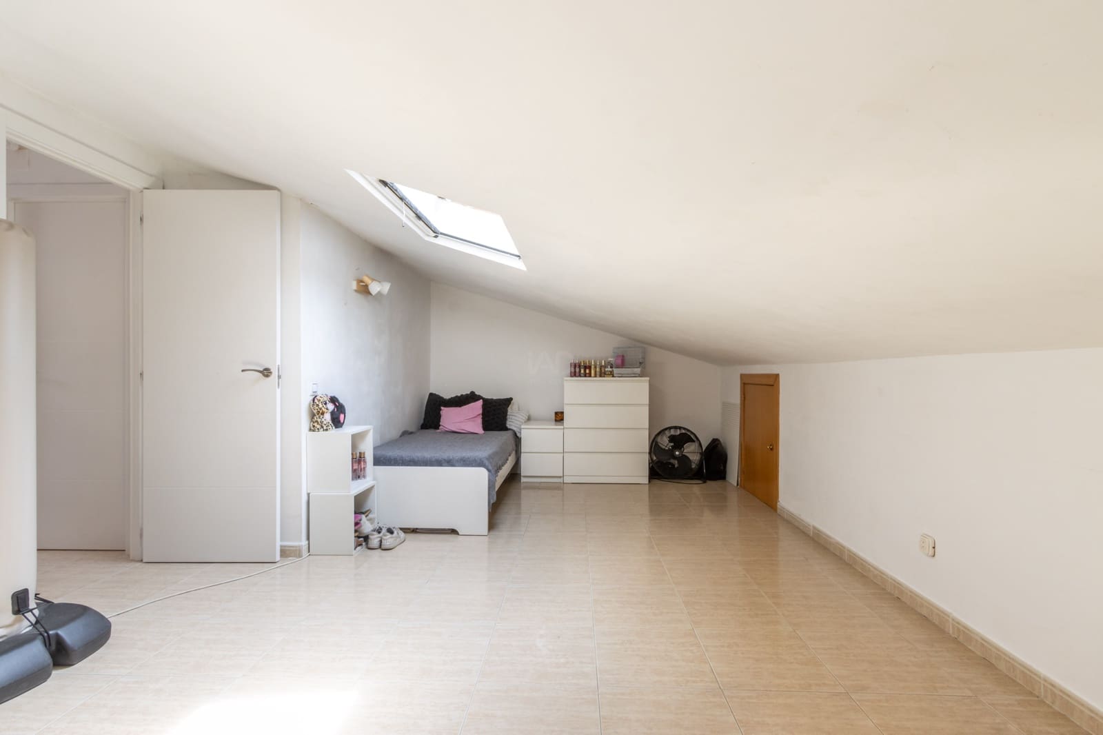 4 makuuhuone Rivitalo myytävänä paikassa Barcelona kaupunki mukana 
autotalli - 319 000 € (Ref: 9991180)