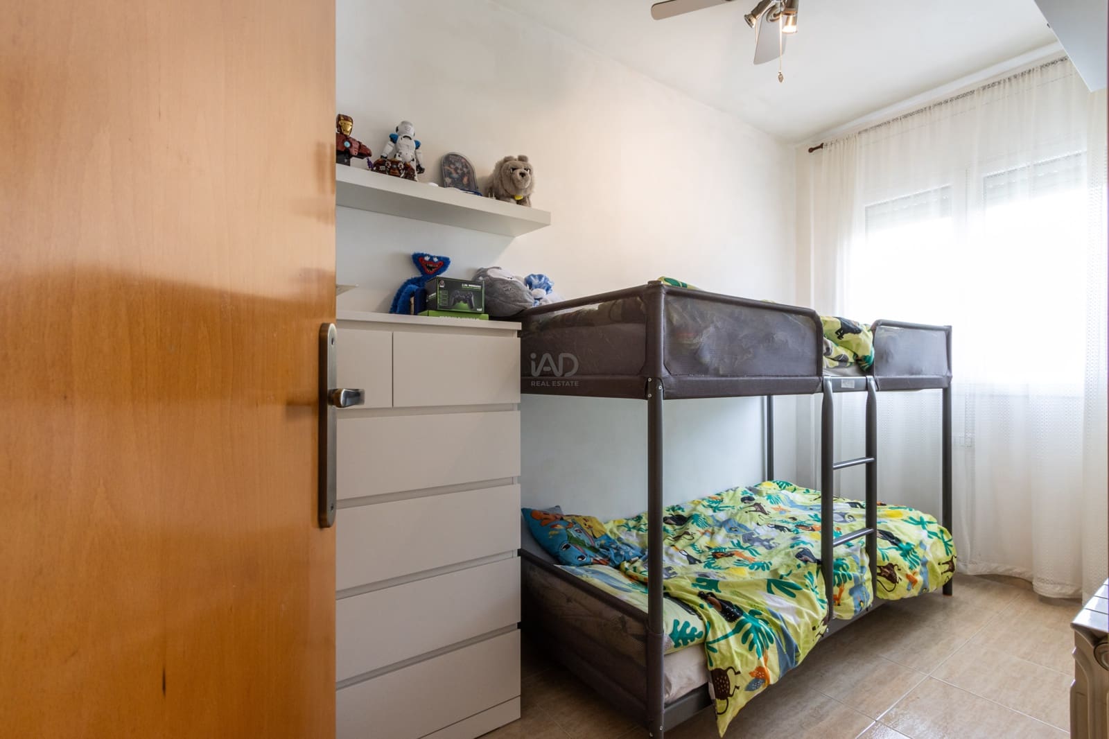 4 makuuhuone Rivitalo myytävänä paikassa Barcelona kaupunki mukana 
autotalli - 319 000 € (Ref: 9991180)