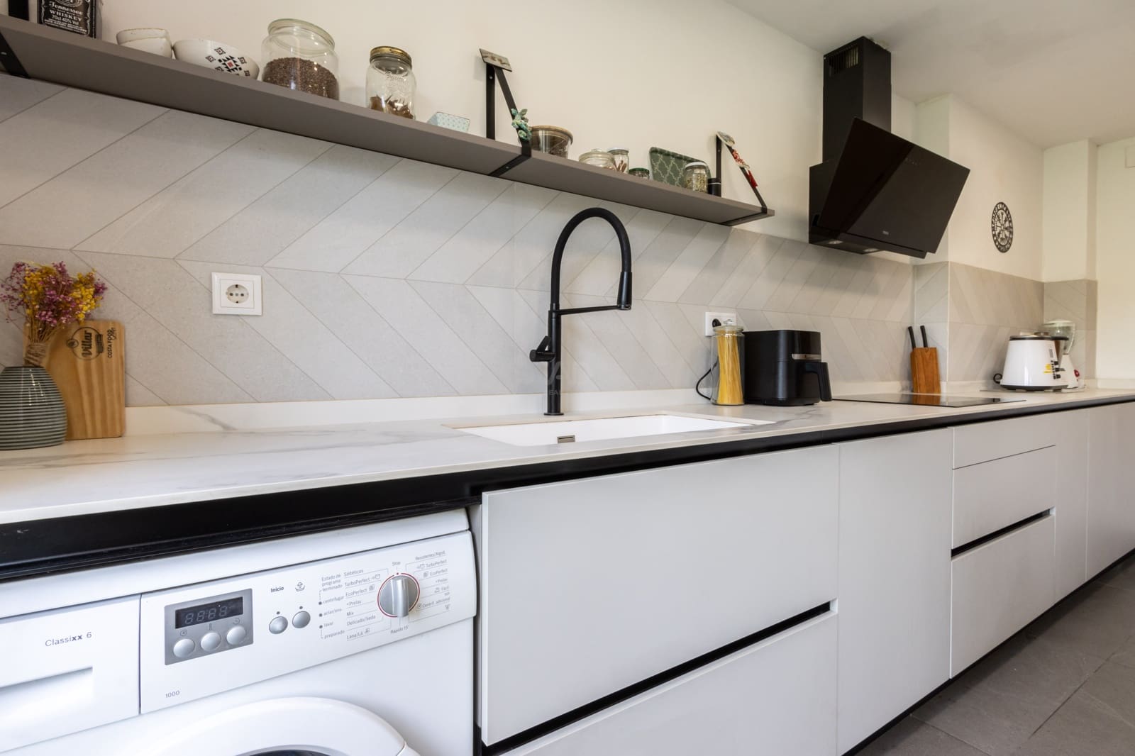 4 makuuhuone Rivitalo myytävänä paikassa Barcelona kaupunki mukana 
autotalli - 319 000 € (Ref: 9991180)