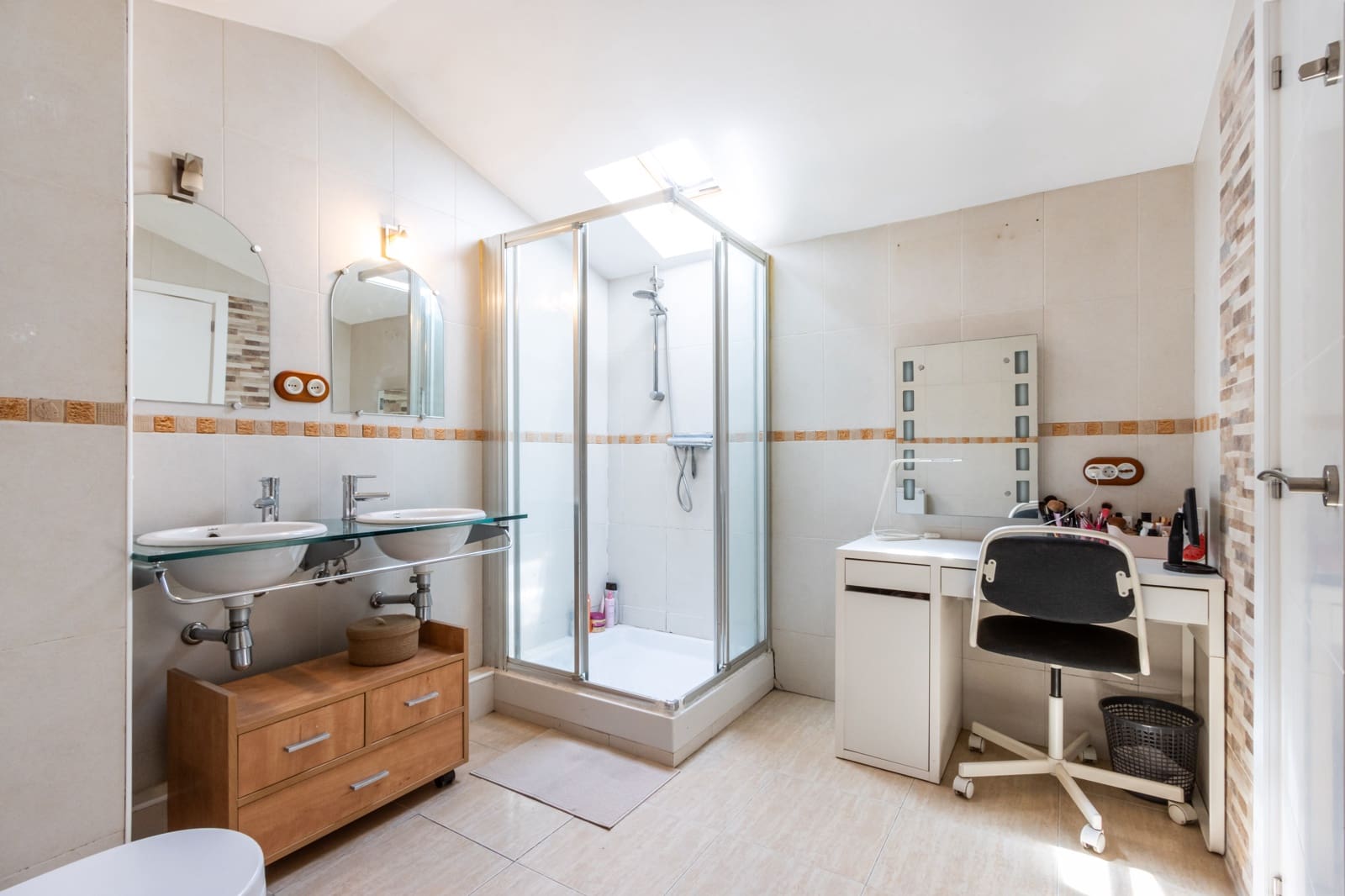 4 makuuhuone Rivitalo myytävänä paikassa Barcelona kaupunki mukana 
autotalli - 319 000 € (Ref: 9991180)