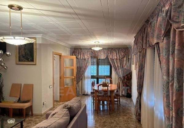 8 sypialnia Dom na sprzedaż w Terrassa z garażem - 519 000 € (Ref: 9991181)