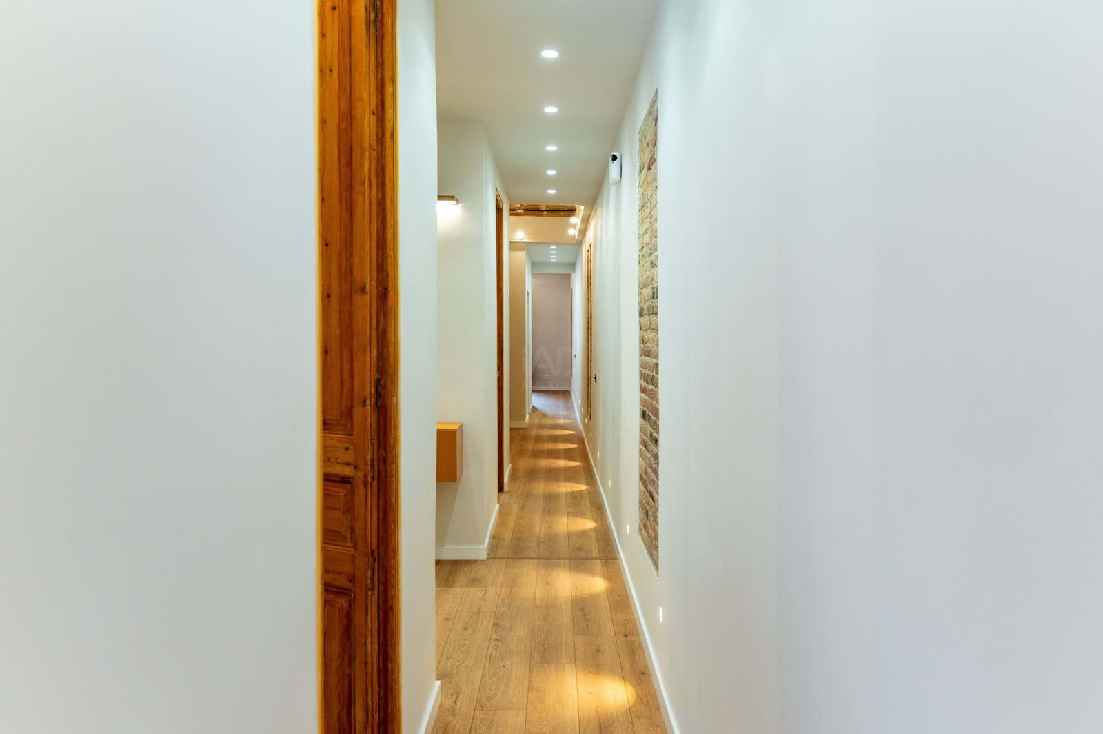 3 bedroom Apartment for sale in Barcelona city - € 715,000 (Ref: 9991182)