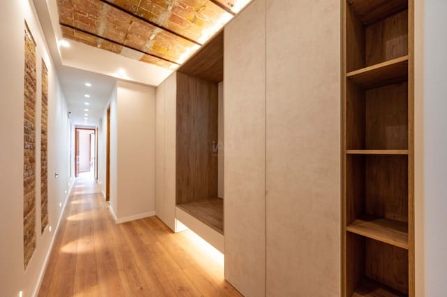 3 slaapkamer Appartement te koop in La Nova Esquerra de L'Eixample, Barcelona stad - € 715.000 (Ref: 9991182)