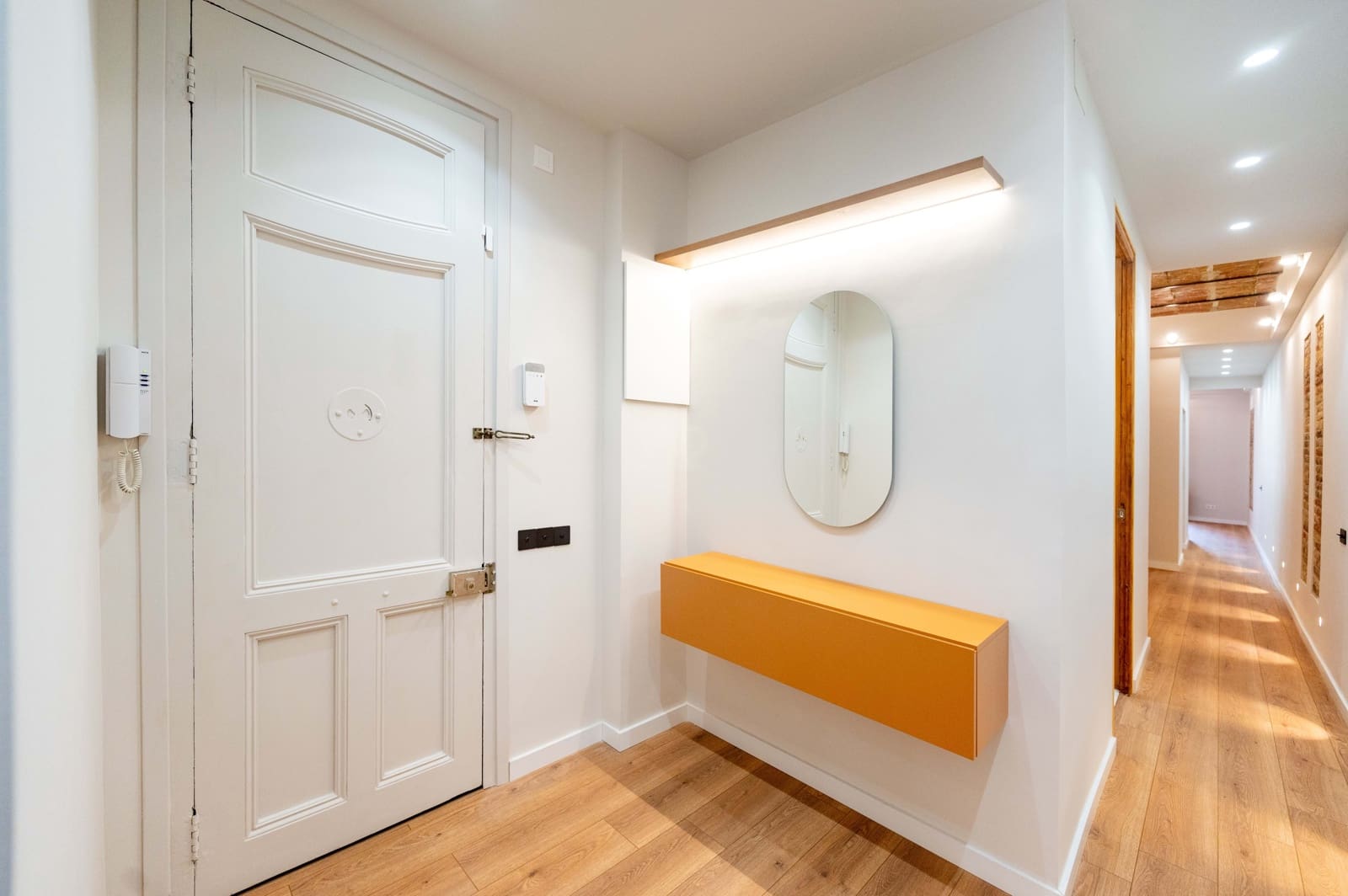 3 bedroom Apartment for sale in Barcelona city - € 715,000 (Ref: 9991182)