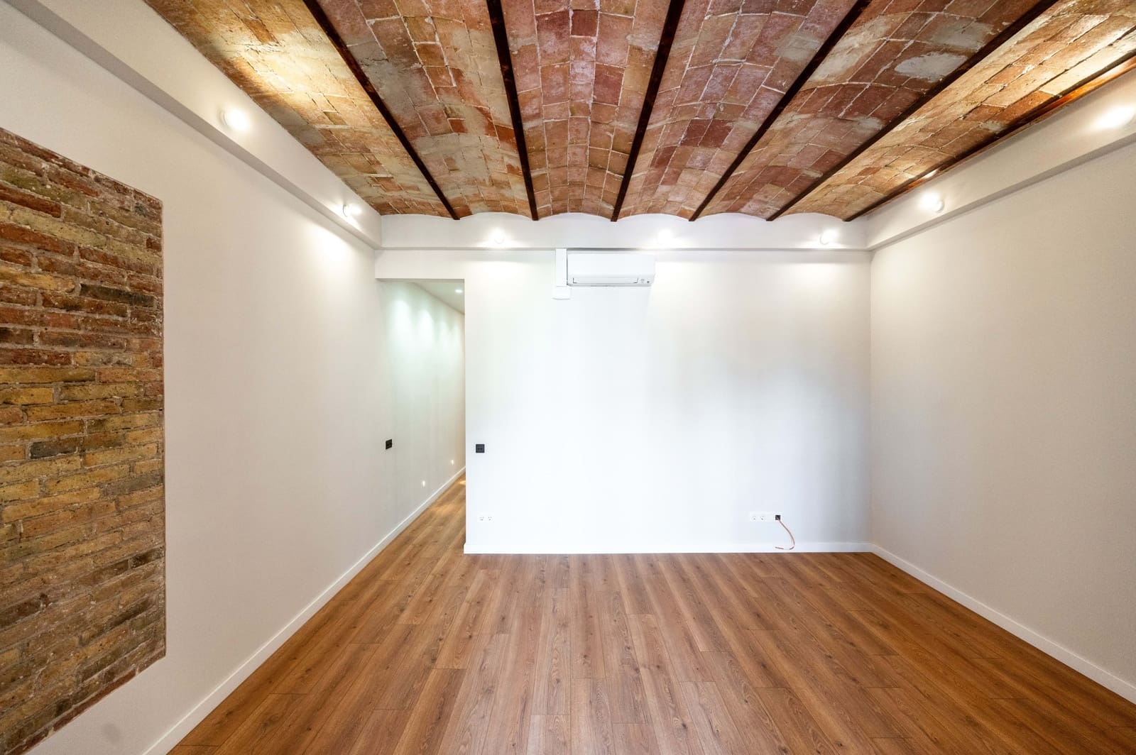 3 bedroom Apartment for sale in Barcelona city - € 715,000 (Ref: 9991182)