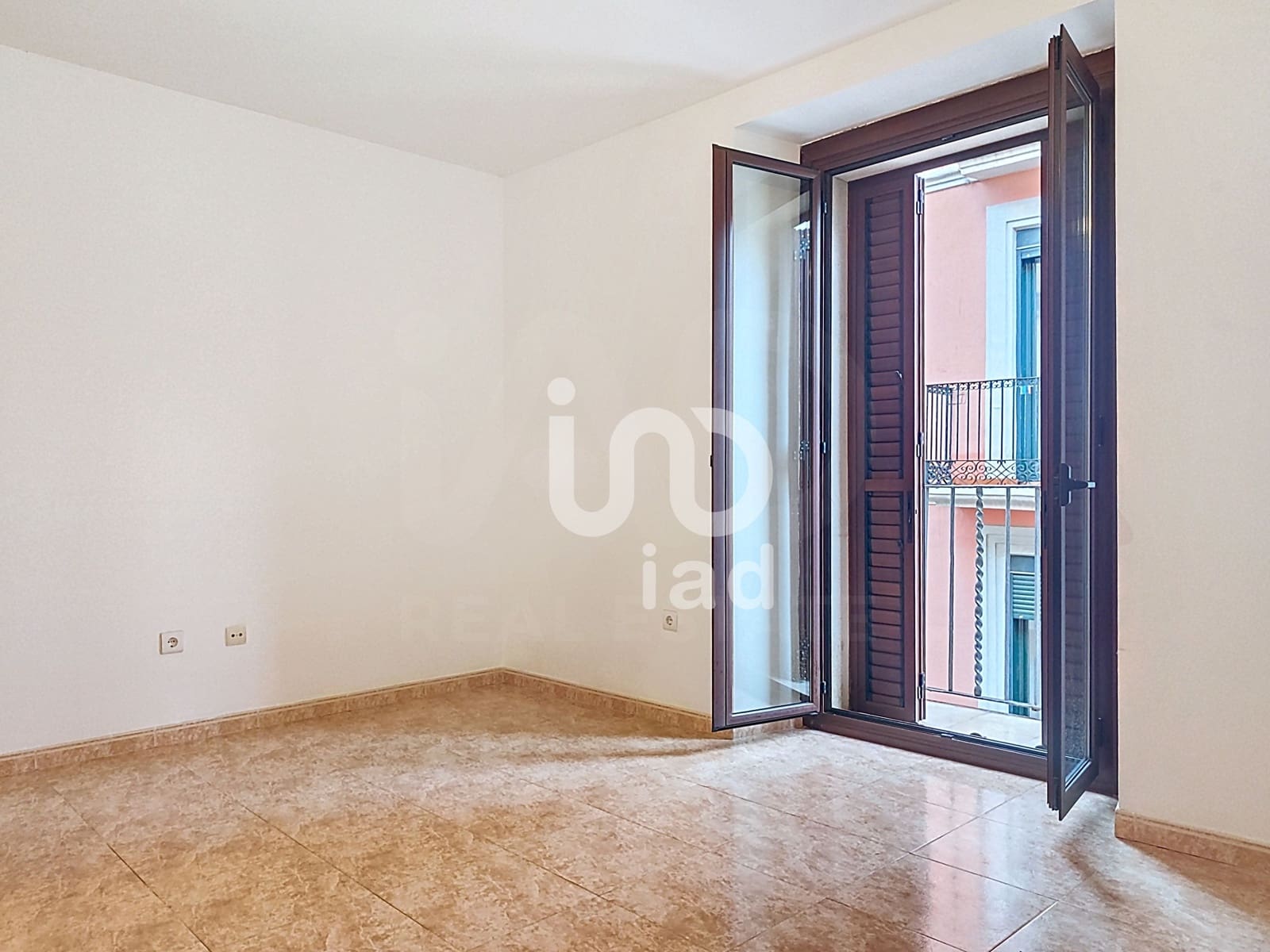 2 slaapkamer Appartement te koop in Barcelona stad - € 335.000 (Ref: 9991184)