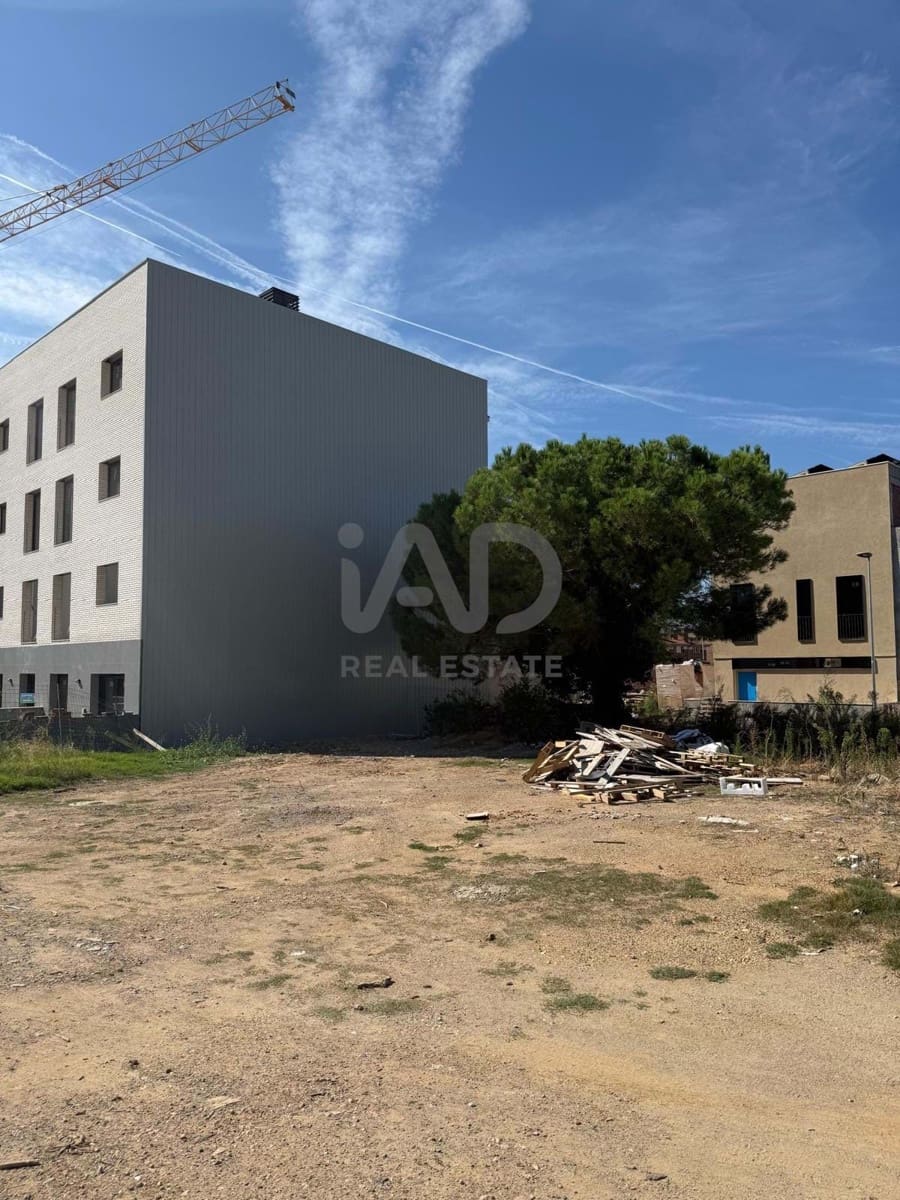 Byggegrund til salg i Barcelona by - € 390.000 (Ref: 9991185)