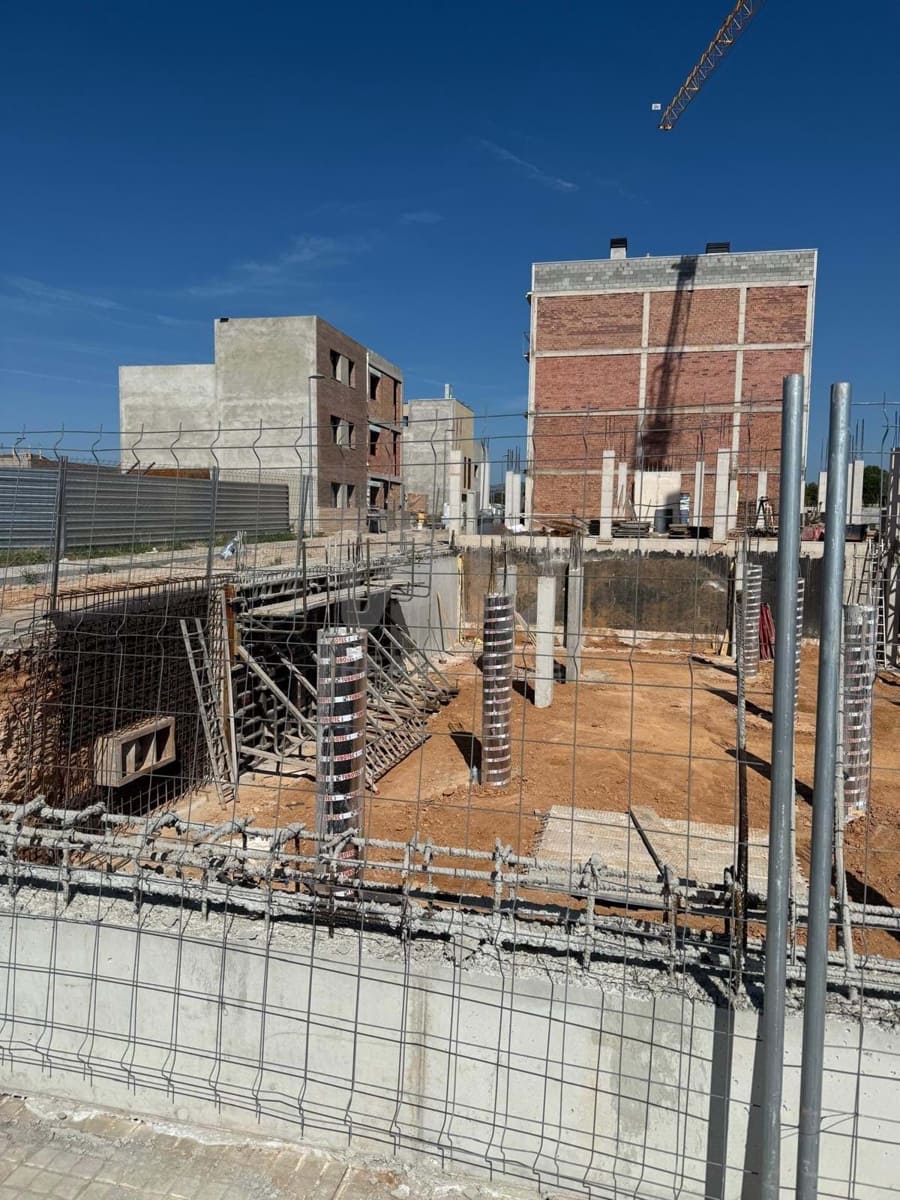 Byggegrund til salg i Barcelona by - € 390.000 (Ref: 9991185)