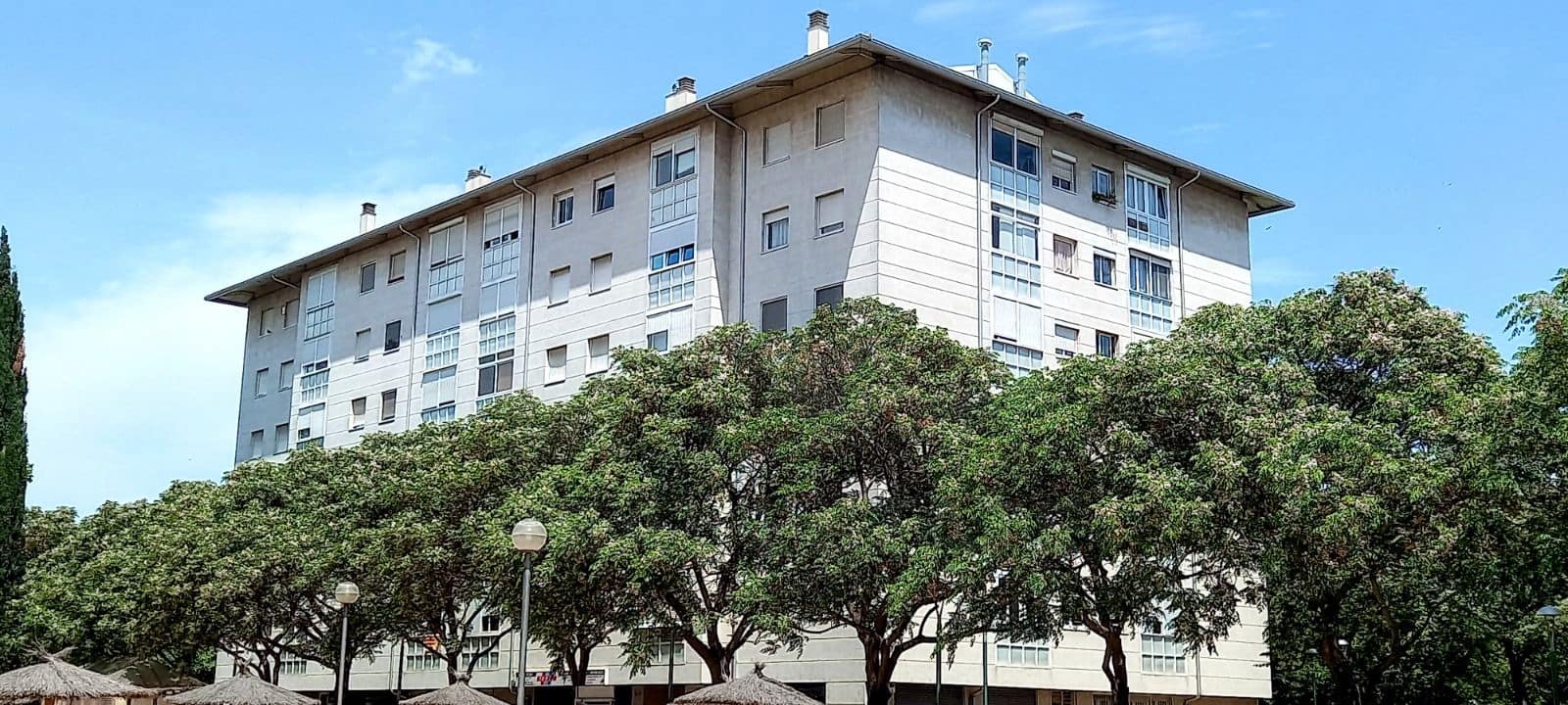 2 sovrum Lägenhet till salu i Barcelona stad med pool - 240 000 € (Ref: 9991187)