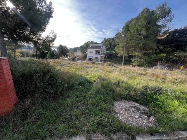 Ubebygd land til salgs i Barcelona by - € 18 500 (Ref: 9991190)