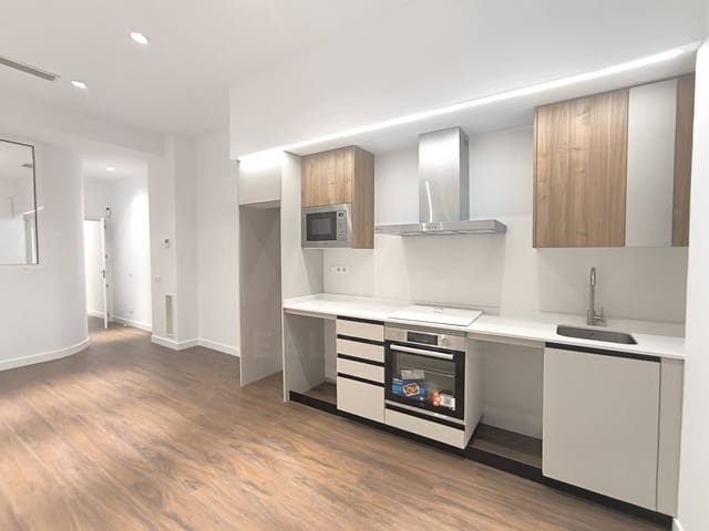 2 bedroom Apartment for sale in Gaztambide, Madrid city - € 555,000 (Ref: 9991194)