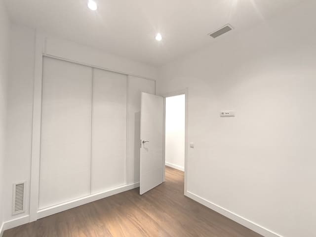 2 bedroom Apartment for sale in Gaztambide, Madrid city - € 555,000 (Ref: 9991194)