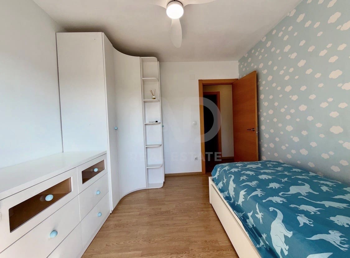 5 bedroom Terraced Villa for sale in Lleida city with garage - € 248,000 (Ref: 9991195)