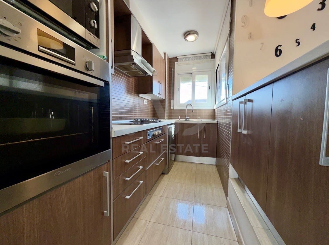 5 bedroom Terraced Villa for sale in Lleida city with garage - € 248,000 (Ref: 9991195)