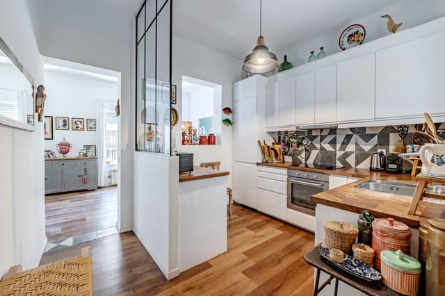2 sypialnia Apartament na sprzedaż w Universidad, Miasto Madryt - 722 500 € (Ref: 9991199)
