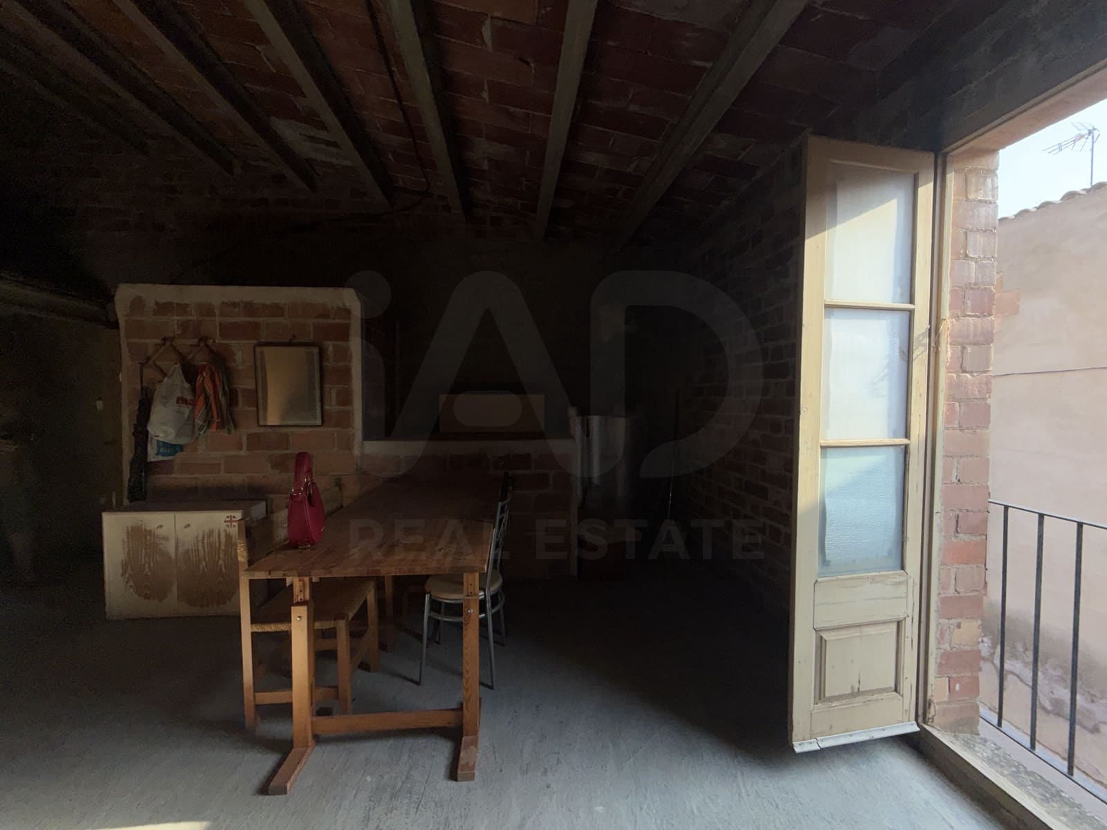 Rekkehus til salgs i Lleida by med garasje - € 51 500 (Ref: 9991201)