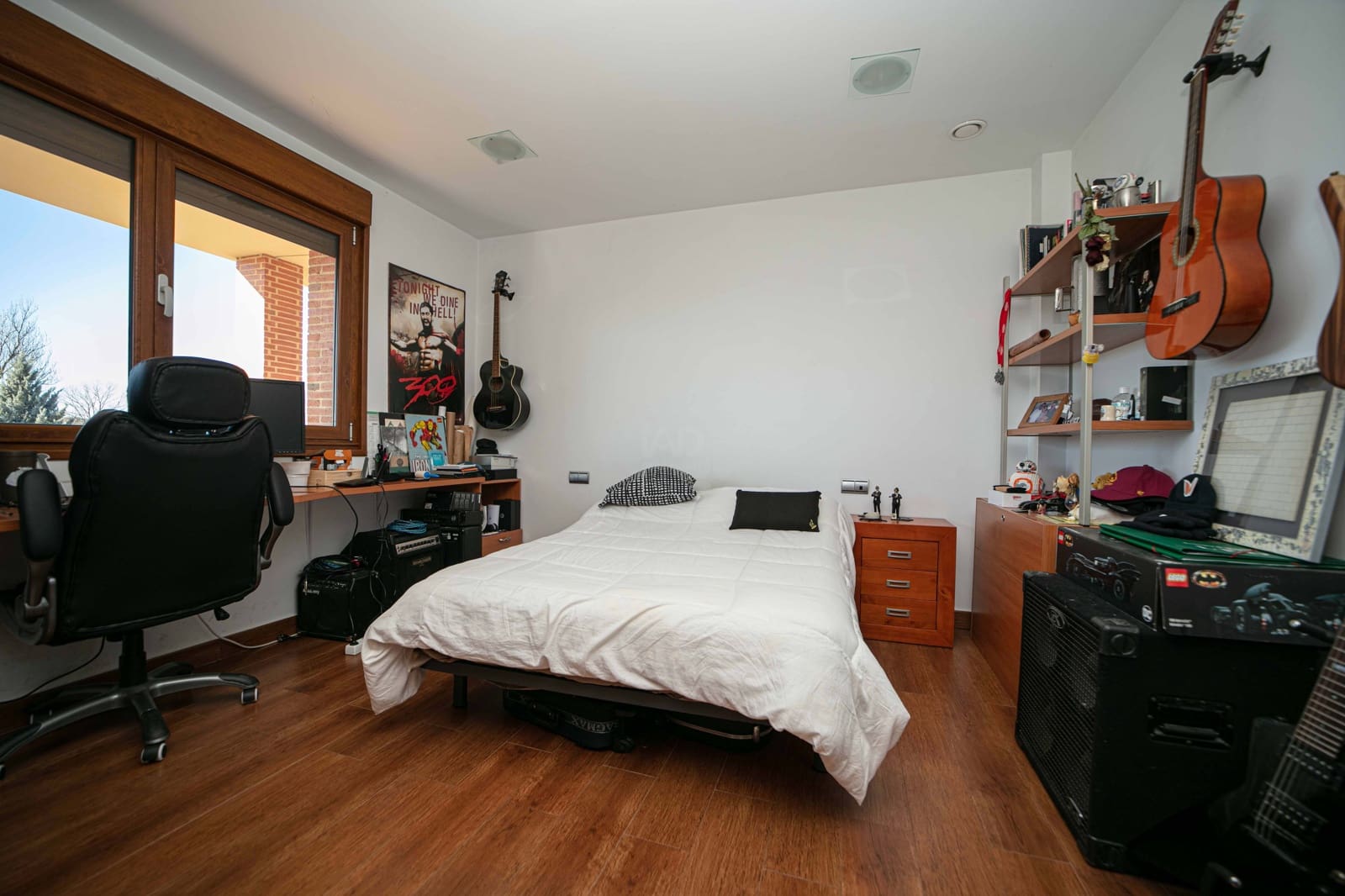 5 slaapkamer Villa te koop in Leon stad met garage - € 465.000 (Ref: 9991203)