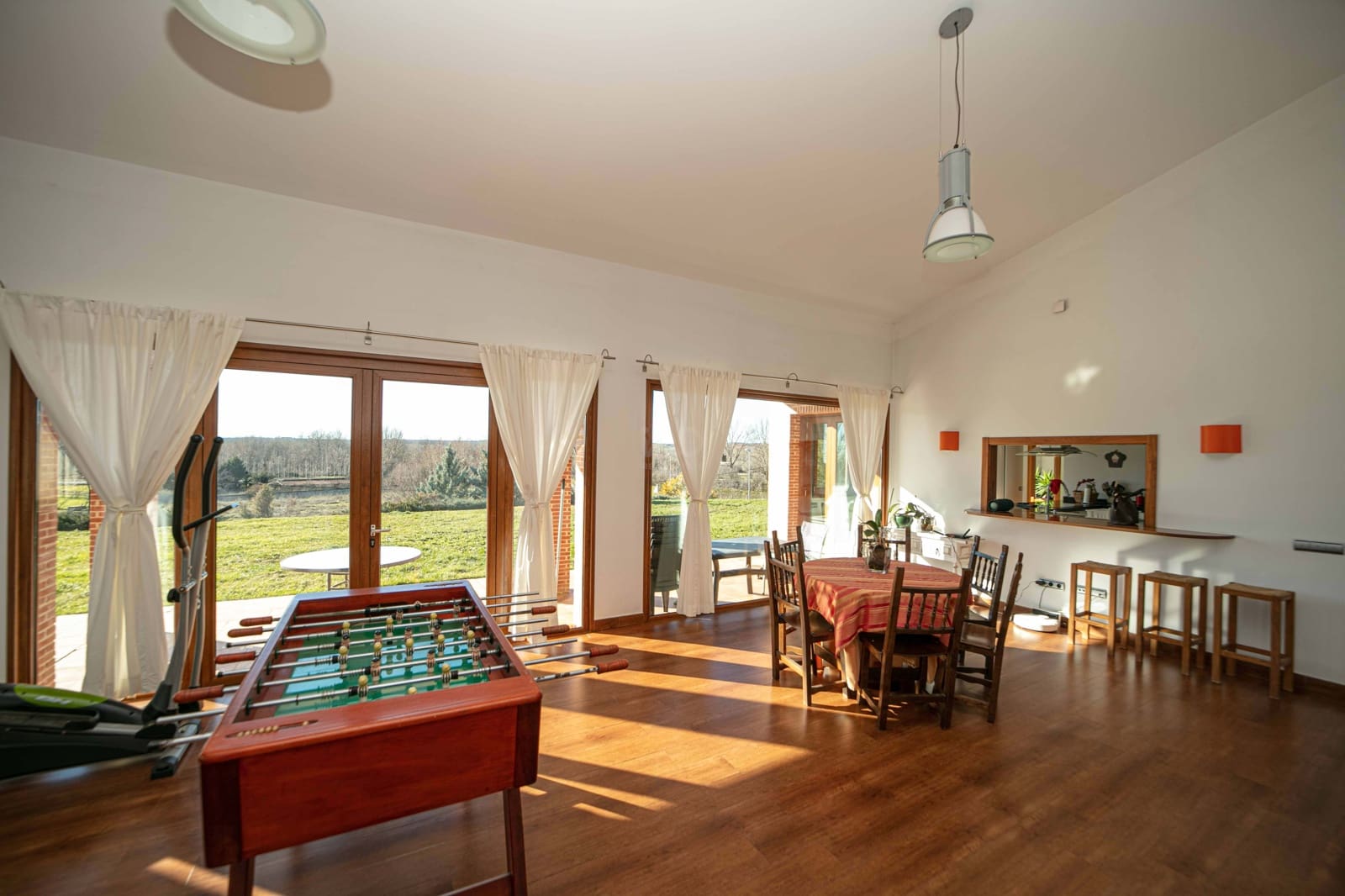 5 slaapkamer Villa te koop in Leon stad met garage - € 465.000 (Ref: 9991203)