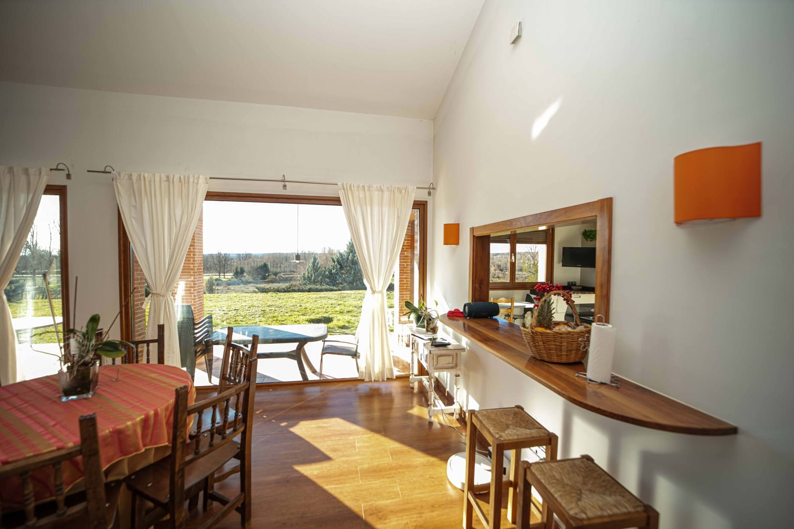 5 slaapkamer Villa te koop in Leon stad met garage - € 465.000 (Ref: 9991203)