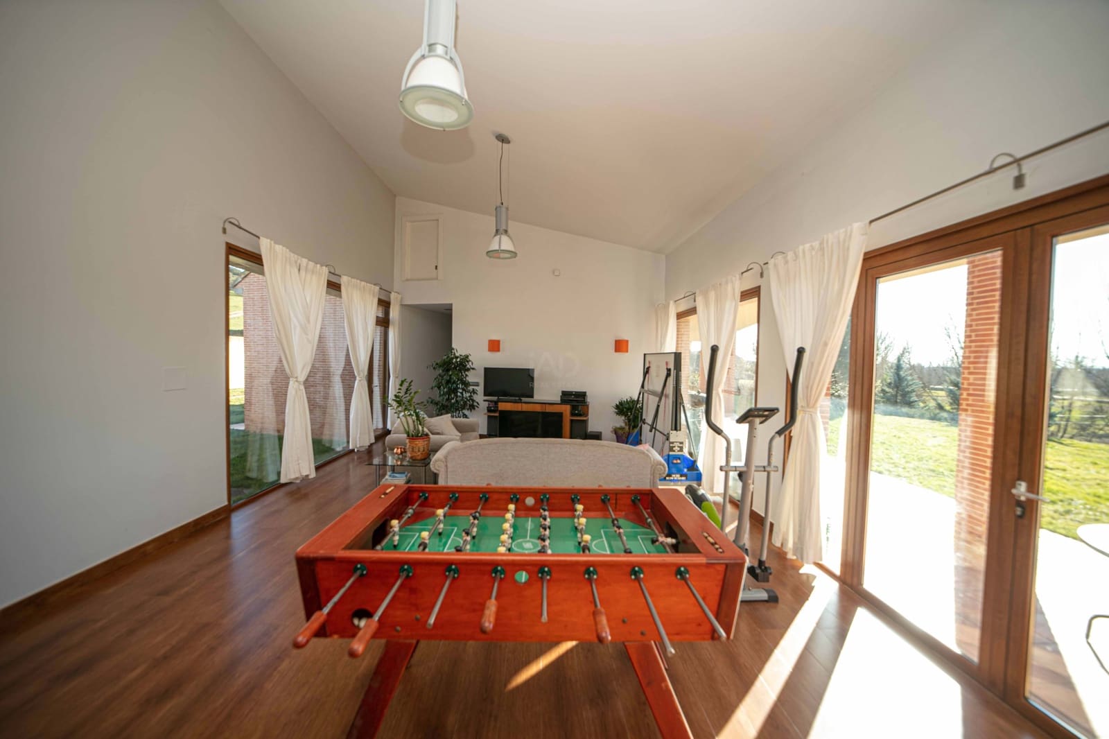 5 slaapkamer Villa te koop in Leon stad met garage - € 465.000 (Ref: 9991203)