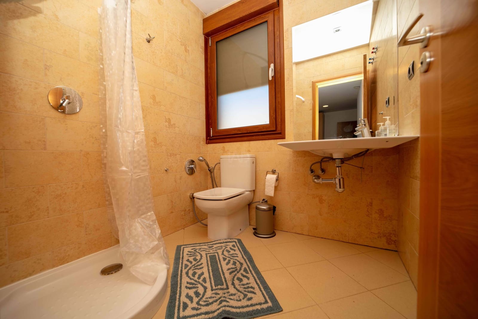 5 slaapkamer Villa te koop in Leon stad met garage - € 465.000 (Ref: 9991203)