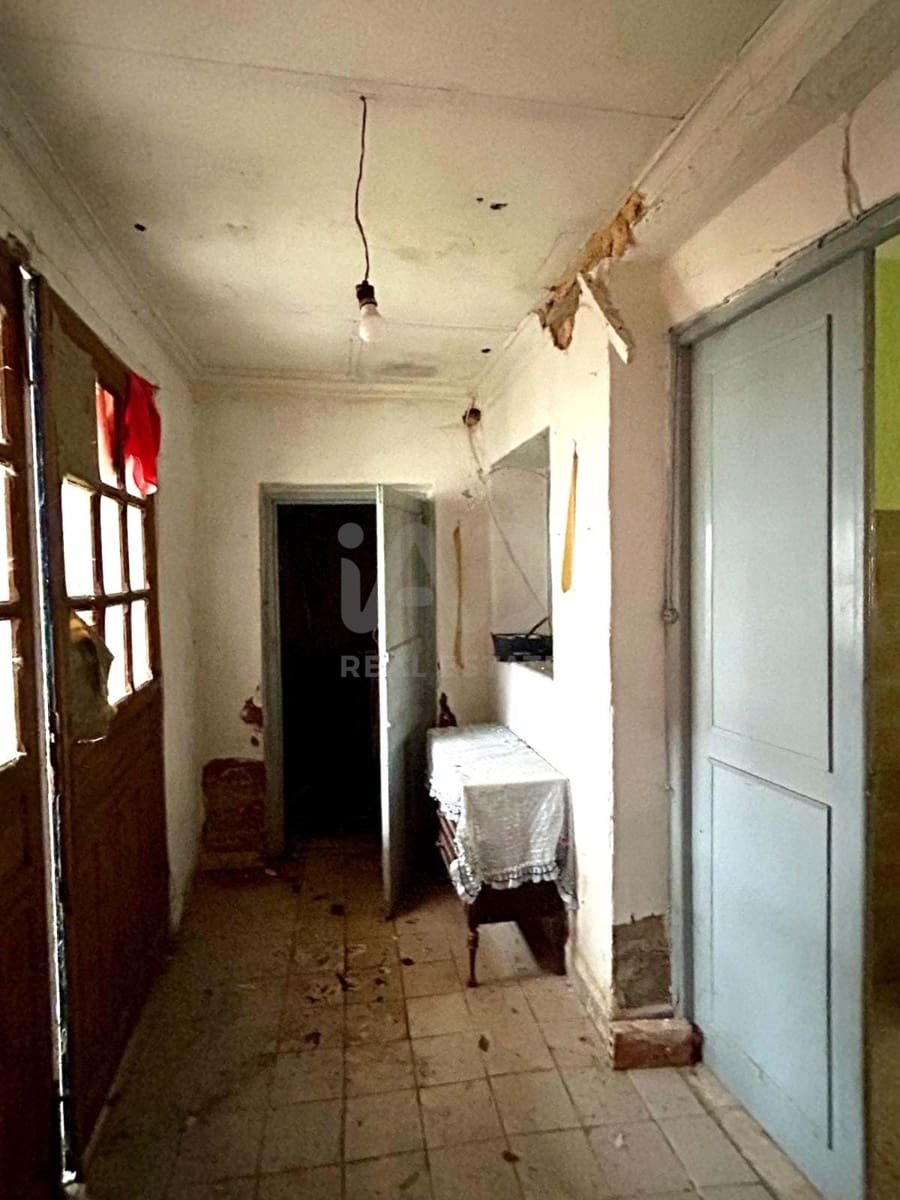 4 slaapkamer Huis te koop in Leon stad - € 24.000 (Ref: 9991208)